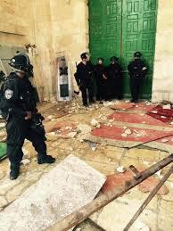 Palestine : La police israélienne entre dans la mosquée d'Al-Aqsa