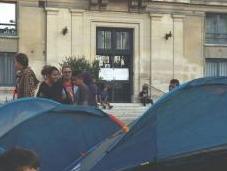 police oblige roms Saint-Ouen décamper lutte s’organise