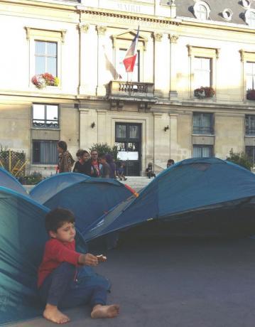 La police oblige les roms de Saint-Ouen à décamper : la lutte s’organise !