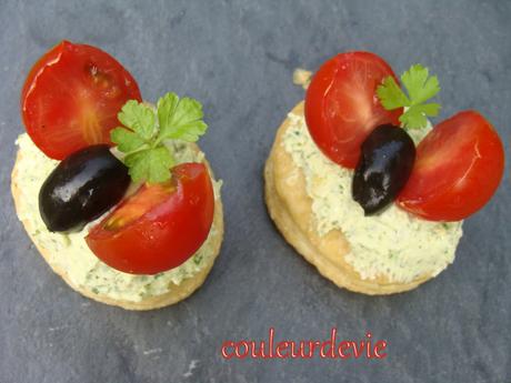 Bouchées de tomates et pesto de feta