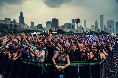 lollapalooza-crowd-at-cage-the-elephant-lollapalooza-2014-by-joshua-mellin