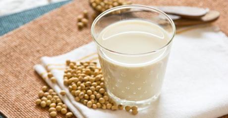 10 raisons de préférer le lait de soja