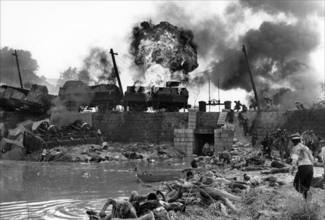 Hiroshima-Nagasaki : le plus grand crime raciste de masse de l'histoire moderne Hiroshima-Nagasaki : le plus grand crime raciste de masse de l'histoire moderne