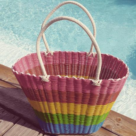 Un panier arc-en-ciel