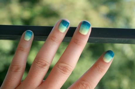 Mon premier nail art dégradé : Sea and Sun sur mes ongles avec Née Jolie !