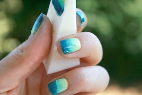 Mon premier nail art dégradé : Sea and Sun sur mes ongles avec Née Jolie !