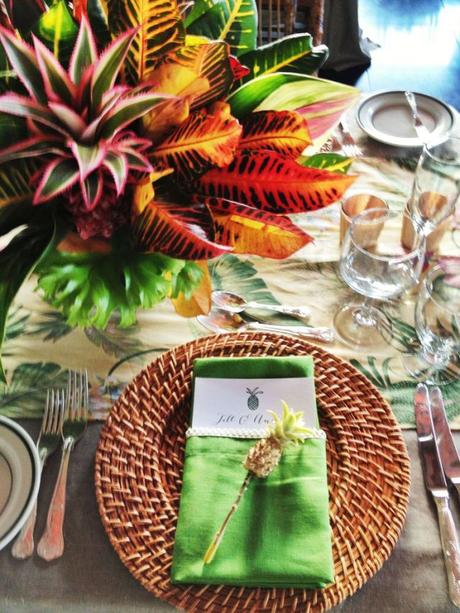 Cinq décors de table pour un mariage tropical