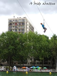 Paris ouvre ses plages jusqu'au 23 août 2015 sur le Bassin de La Villette