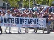 Festival interceltique 2015: l'on parle réunification, politique, langue bretonne, drapeaux région....
