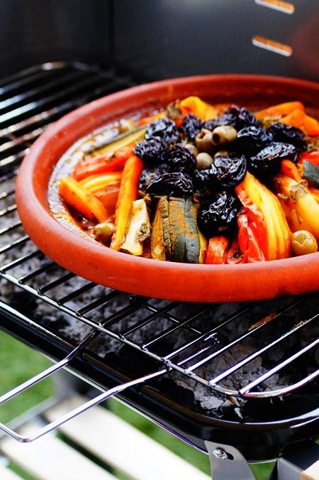 Tajine marocain aux légumes sans viande au barbecue