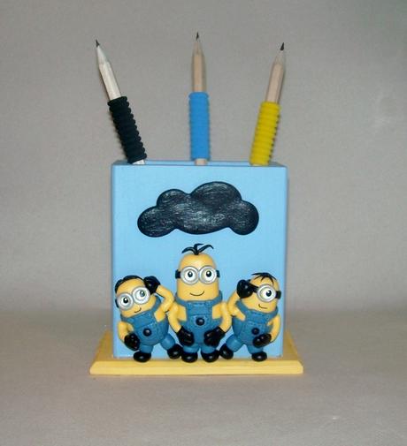 Porte-crayons avec Minions en porcelaine froide