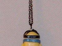 Collier avec minions en porcelaine froide