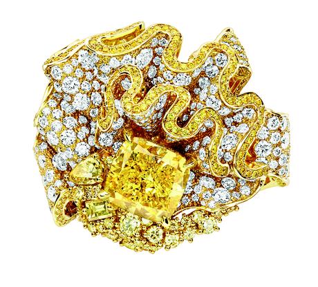 BAGUE FRONCE DIAMANT JAUNE
750/1000e or jaune, diamants
et diamants jaunes
