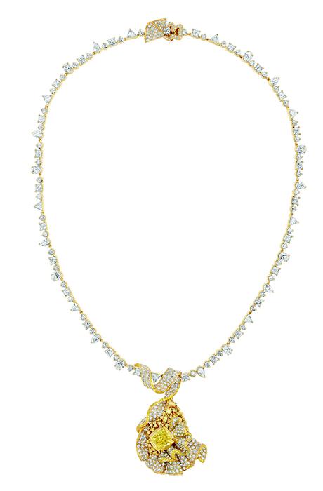 COLLIER FRONCE DIAMANT JAUNE 750/1000e or jaune, diamants
et diamants jaunes