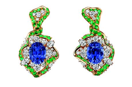 BOUCLES D’OREILLES GALON SAPHIR 750/1000e or jaune et rose, diamants,
saphirs et émeraudes