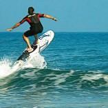 Onean débarque avec les planches de surf électriques