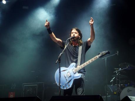 music_foo_fighters_dave_grohl_desktop_1600x1200_hd-wallpaper-1212158