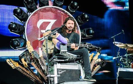 1035x659-FooFighters-78
