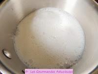 Gâteau de semoule aux Reine-Claude caramélisées (Vegan)