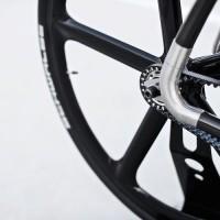 Velonia présente son vélo en fibre de carbone « Vicks » Velonia présente son vélo en fibre de carbone « Vicks »
