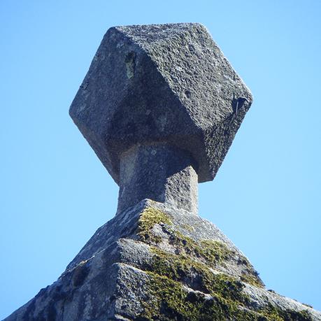 Des polyèdes à Moutiers-les-Mauxfaits (85)