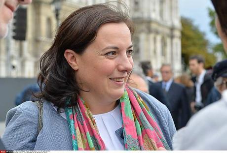 Emmanuelle Cosse, tête liste Europe Écologie-Les Verts élections régionales Ile-de-France, justifie stratégie d’autonomie relance l’idée d’une taxe poids lourds régionale.