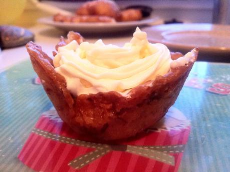 tuiles aux noisettes et sa mousse chocolat blanc