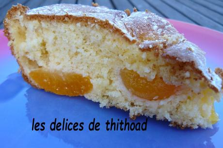 gâteau aux abricots et raisins secs