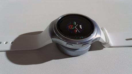 IFA 2015 : Samsung réinvente la smartwatch ronde