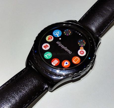 IFA 2015 : Samsung réinvente la smartwatch ronde