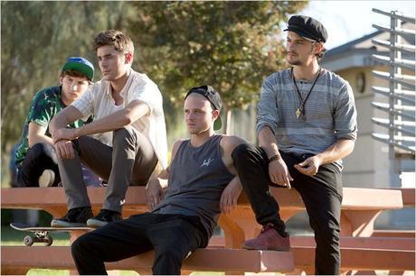 We are your friends, hymne déconcertant à la beaufitude