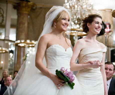 Peut-on porter une (longue) robe blanche au mariage d'une autre ?