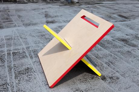 Projet étudiant : Bauhaus Stool tabouret carré rond triangle par Catherine Lee