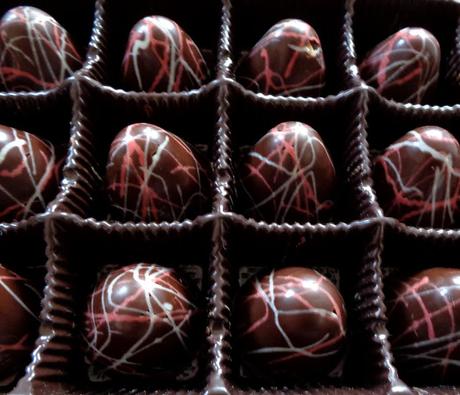 Chocolats fins : bi-couche ganache betterave et vanille