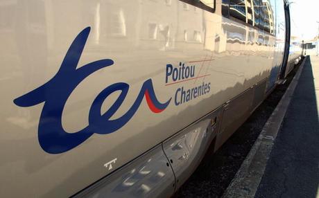 Hier soir en gare de Niort, il y avait trop de vélos dans le TER : le contrôleur a refusé le départ. Raisons de sécurité dit la SNCF. - Hier soir en gare de Niort, il y avait trop de vélos dans le TER : le contrôleur a refusé le départ. Raisons de sécurité dit la SNCF. - (Photo archives NR)