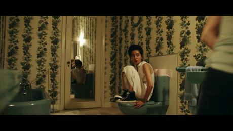 Club Cheval joue aux chaises musicales dans Discipline