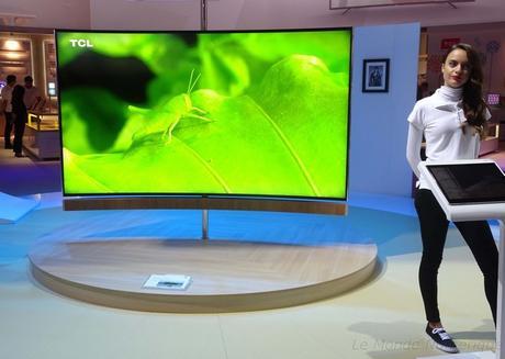 IFA 2015 : TCL expose une TV incurvée Ultra HD de 110 pouces