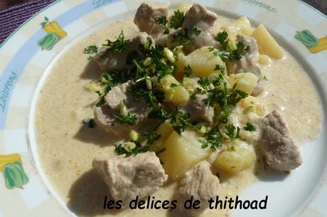 Sauté de porc aux pommes de terre et crème persillée