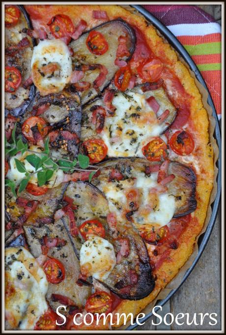 Pizza de polenta aux aubergines et à la mozzarella