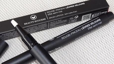 Je suis Mystérieuse ou Délicieuse avec le Rouge-Pinceau Lèvres velours de Beauty Success