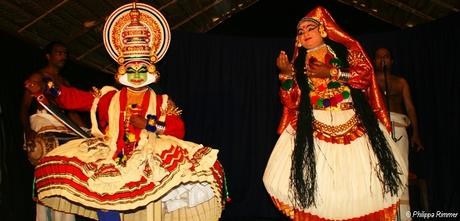 Voyage-interieur_Inde-Kerala-Arnaud-Riou-Kathakali-theatre-kerala-Zenngo
