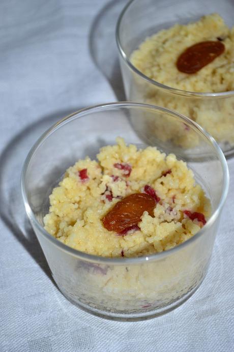 Semoule au lait d'amande et fleur d'hibiscus