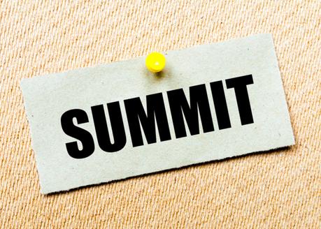 Crédit : sommet économique par Shutterstock