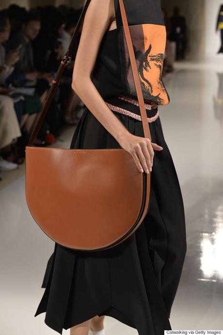 Le sac de la fashion week  de New York : Le sac demi lune de Victoria Beckham...