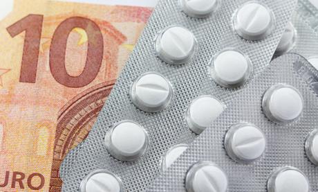 Crédit : dépense de santé par Shutterstock