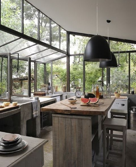 Pour ou contre ? Les suspensions dans la cuisine…