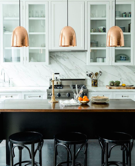 Pour ou contre ? Les suspensions dans la cuisine…