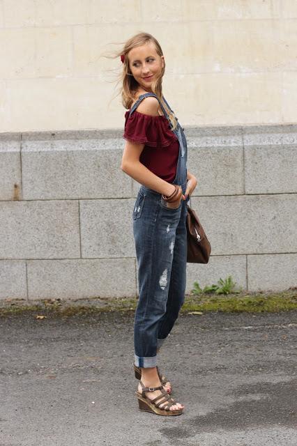 #123 Salopette et petits volants