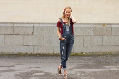 #123 Salopette et petits volants