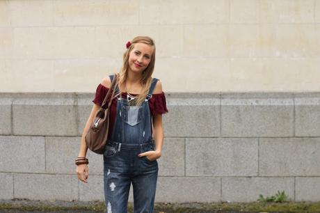 #123 Salopette et petits volants